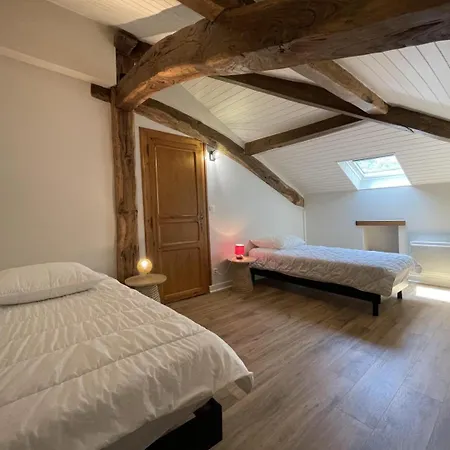 Nyaraló Xuhinxaharea *