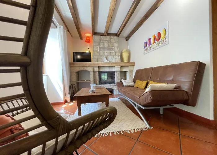 Nyaraló Xuhinxaharea *