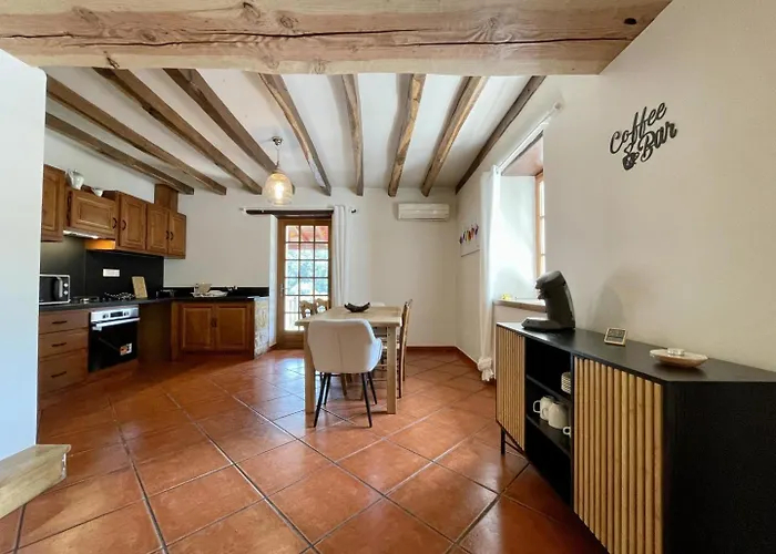 Nyaraló Xuhinxaharea *