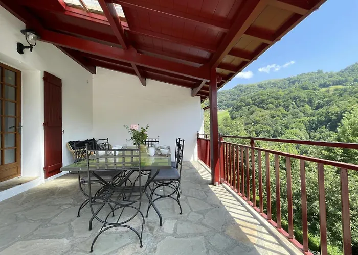 Xuhinxaharea Nyaraló